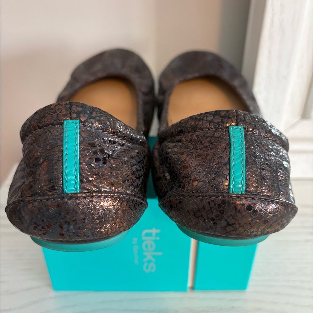 Ember Tieks - Picture 4 of 7